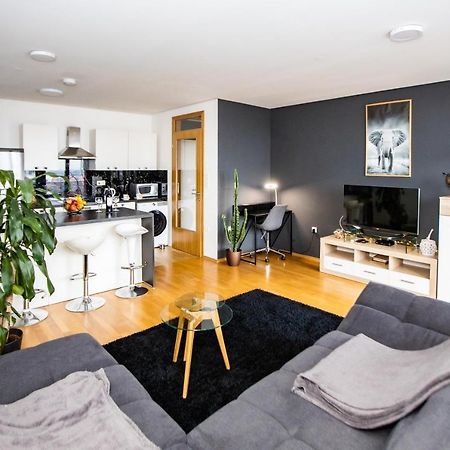 Hermes Apartment & 2 Free Garage Secured Parkings Ljubljana Extérieur photo
