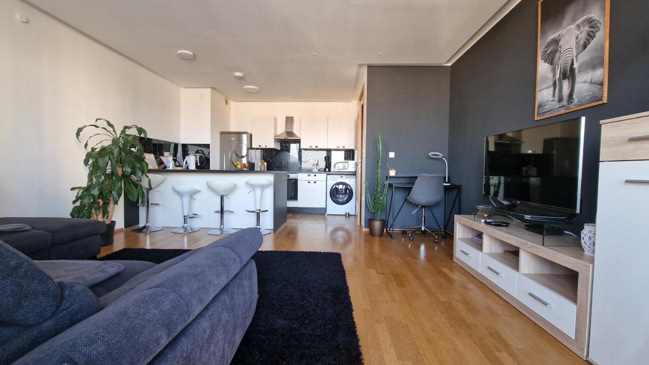 Hermes Apartment & 2 Free Garage Secured Parkings Ljubljana Extérieur photo