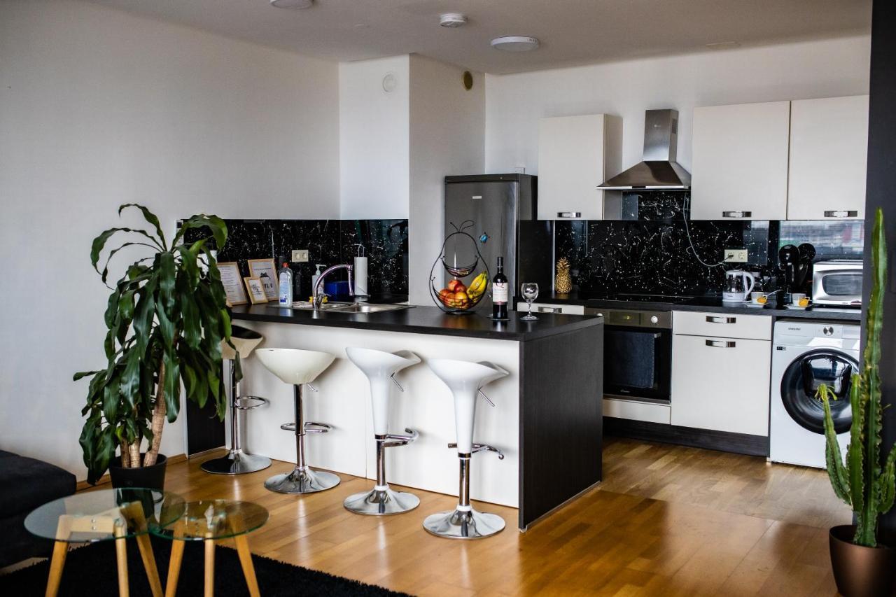 Hermes Apartment & 2 Free Garage Secured Parkings Ljubljana Extérieur photo