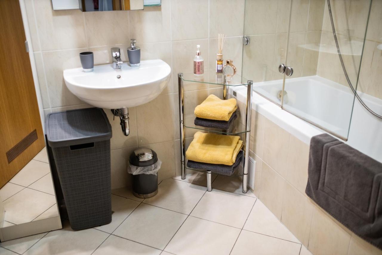 Hermes Apartment & 2 Free Garage Secured Parkings Ljubljana Extérieur photo